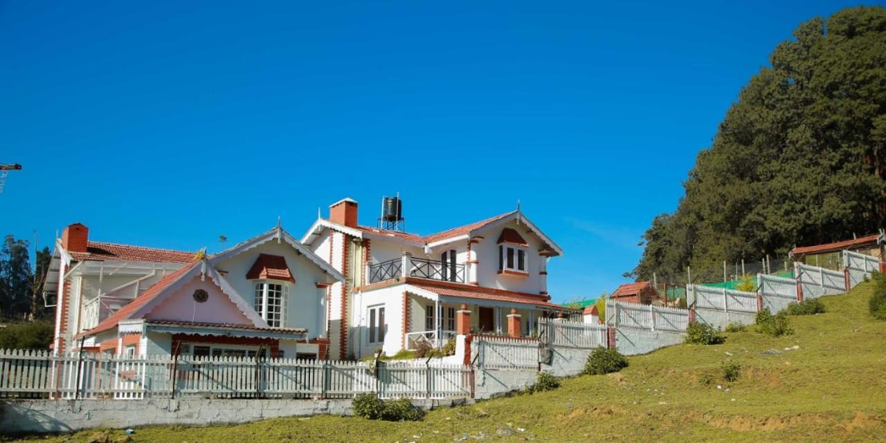 Pine View Stay Ooty Exteriör bild